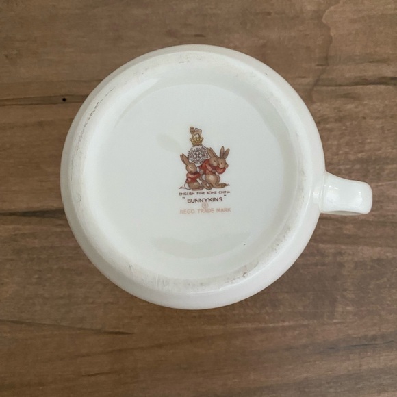 Royal Doulton Collectible Bunnykins Children's Mug - Picture 4 of 4